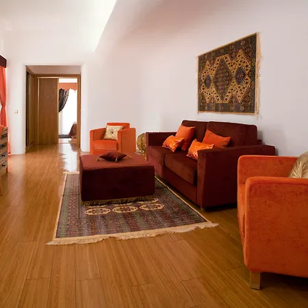 Alcazar & 4*