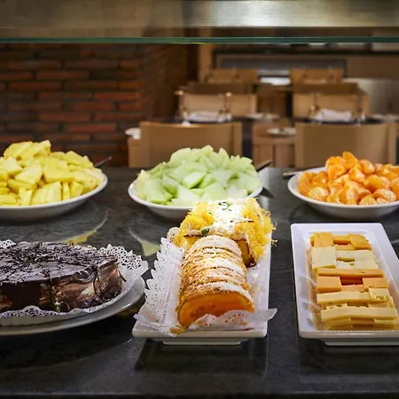 מלון Alcazar & מונטה גורדו