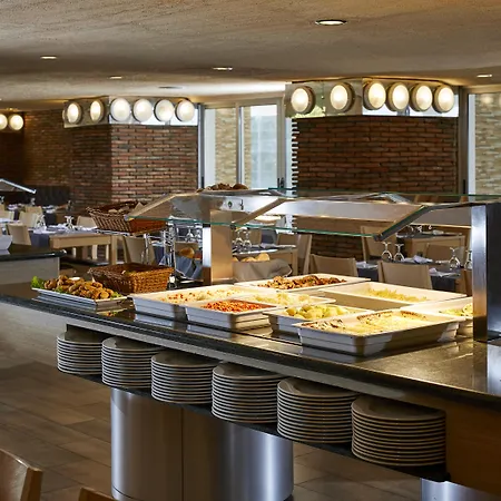 מלון Alcazar & 4*