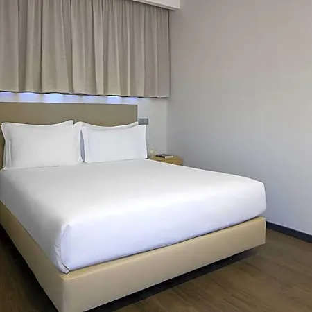 Alcazar & Hotel 4*