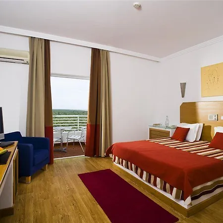 Alcazar & 4* מונטה גורדו