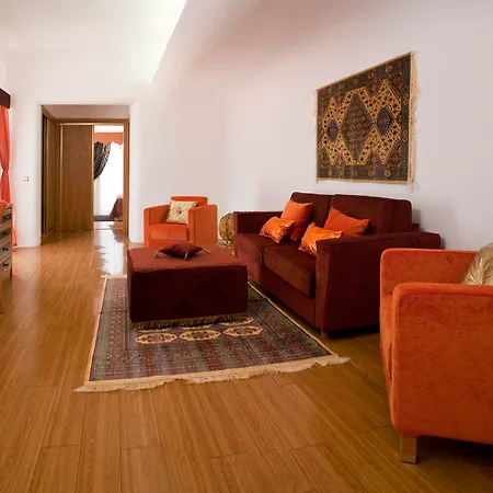 Alcazar & 4*